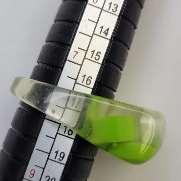 Lucite Resin Rings Green And White Pill Beads See Through Rectangular Ring - Picture 5 of 8